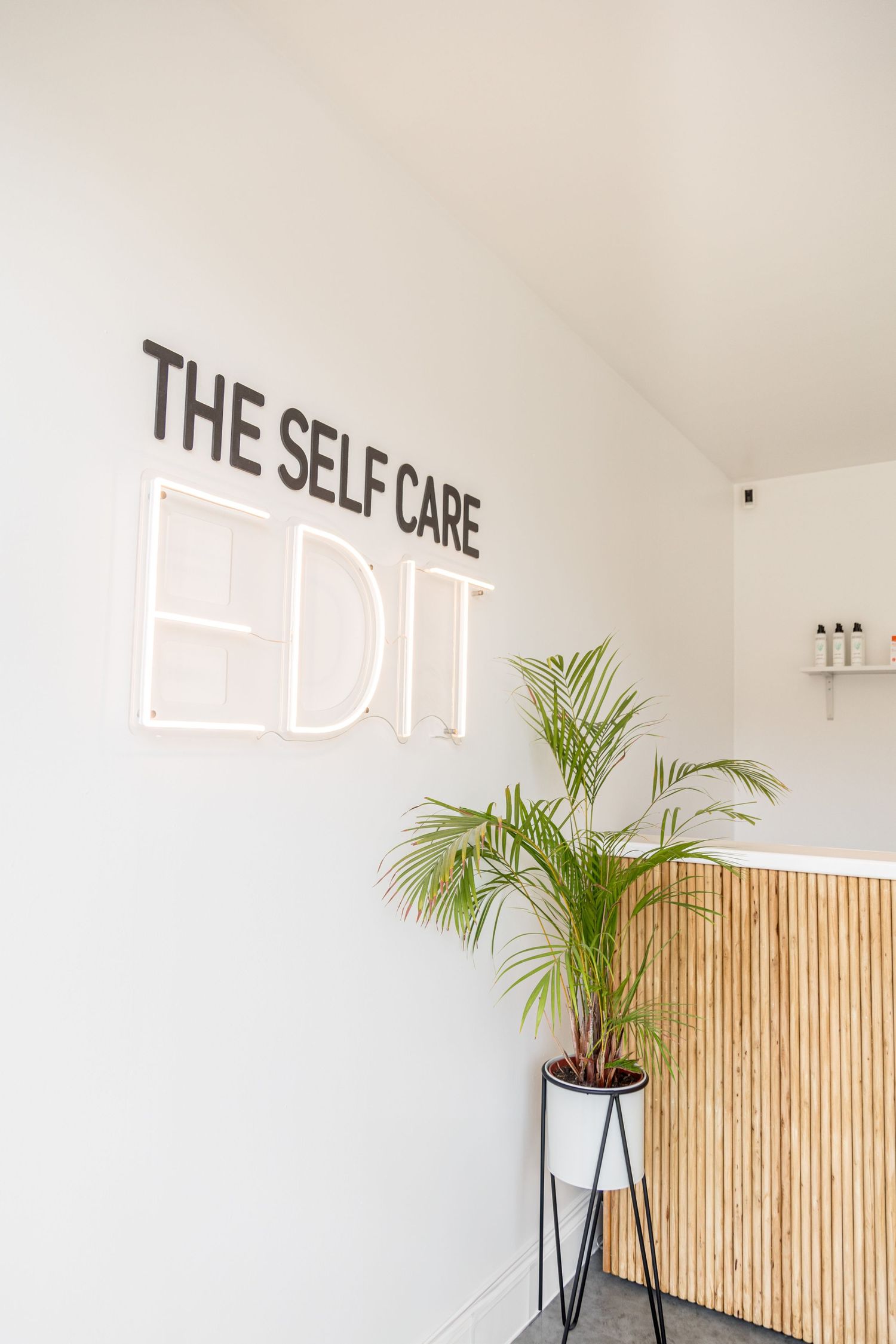 branding corporate photo for beauty salon