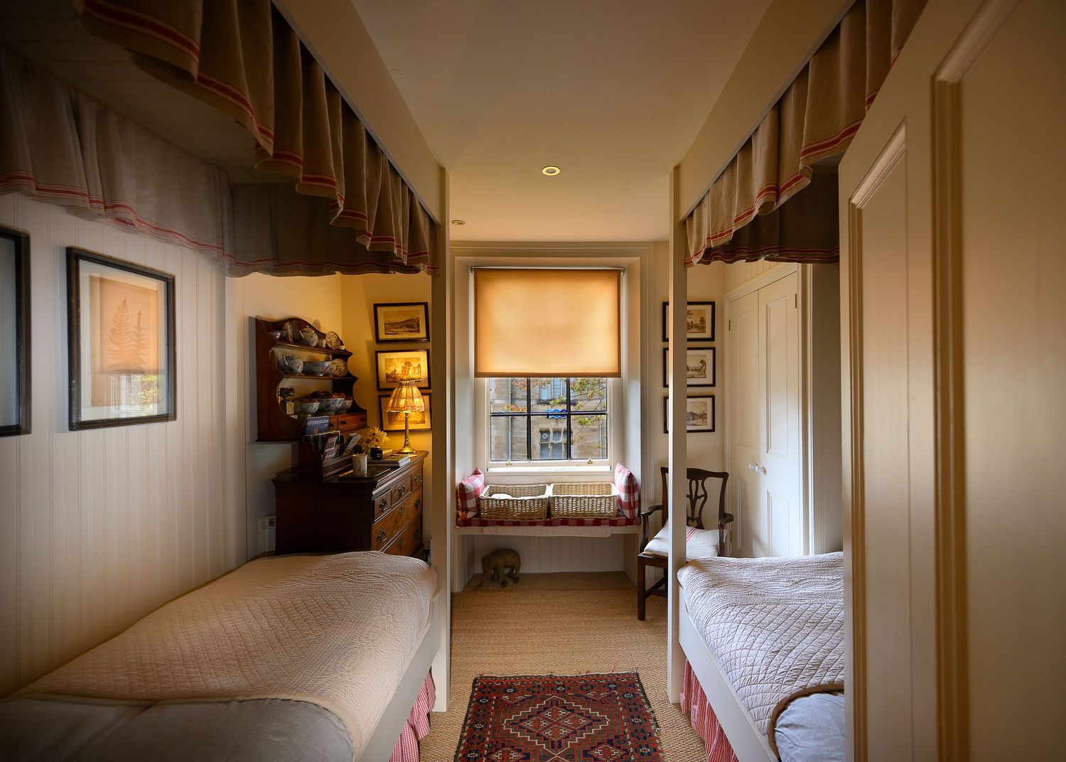 Bedroom of bed and breakfast/ Airbnb in Burford