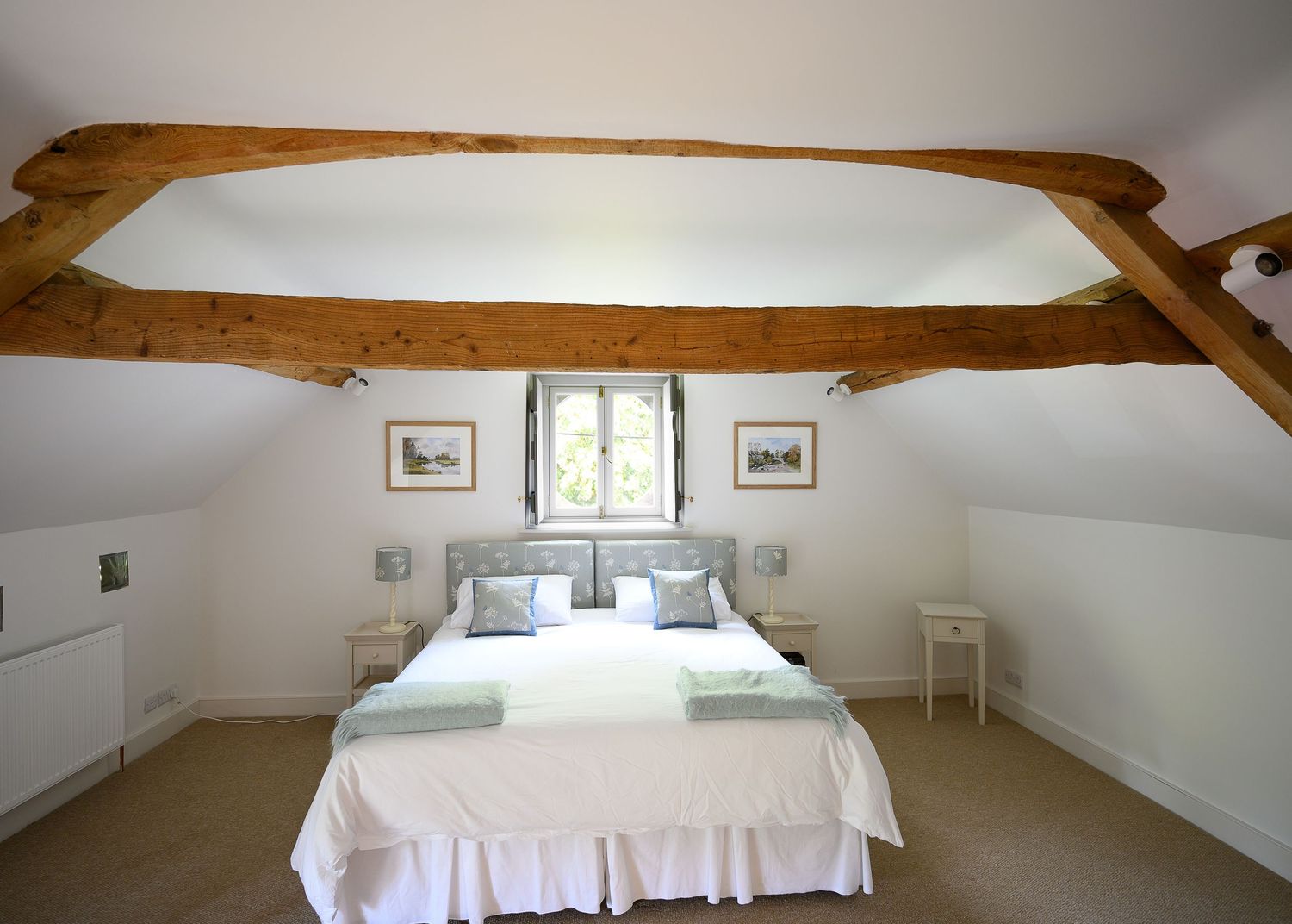 bed and breakfast/ Airbnb in Windrush, Gloucs