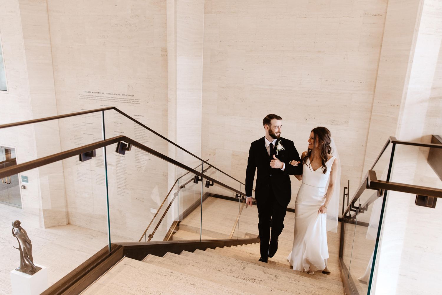 sheldon art gallery wedding photos, weddings at the sheldon art museum in lincoln nebraska, bride and groom photos sheldon art museum