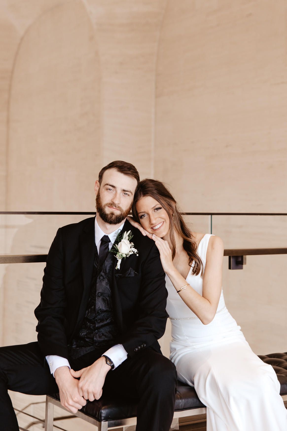 sheldon art gallery wedding photos, weddings at the sheldon art museum in lincoln nebraska, bride and groom photos sheldon art museum