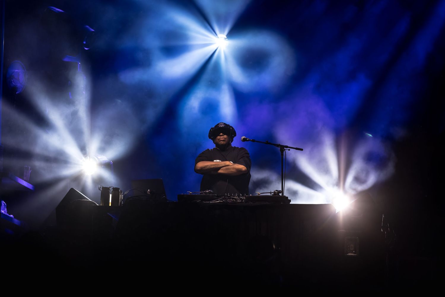DJ