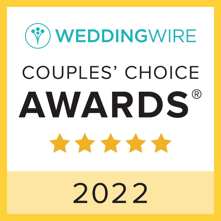 WeddingWire Couples Choice Awards 2022 badge with five gold stars showing excellence in wedding services.