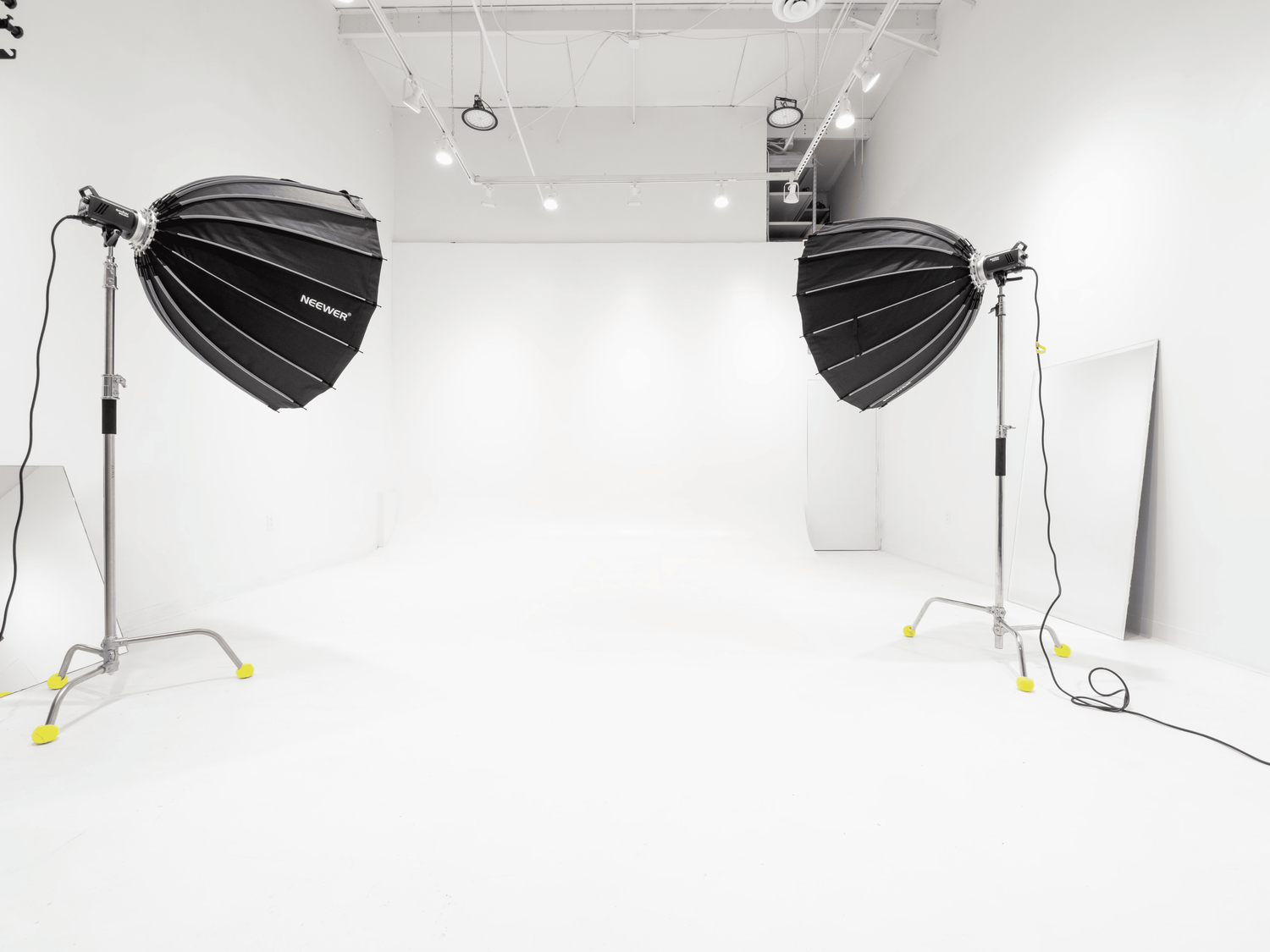 Infinity Wall, Cyclorama Wall, Sound Stage