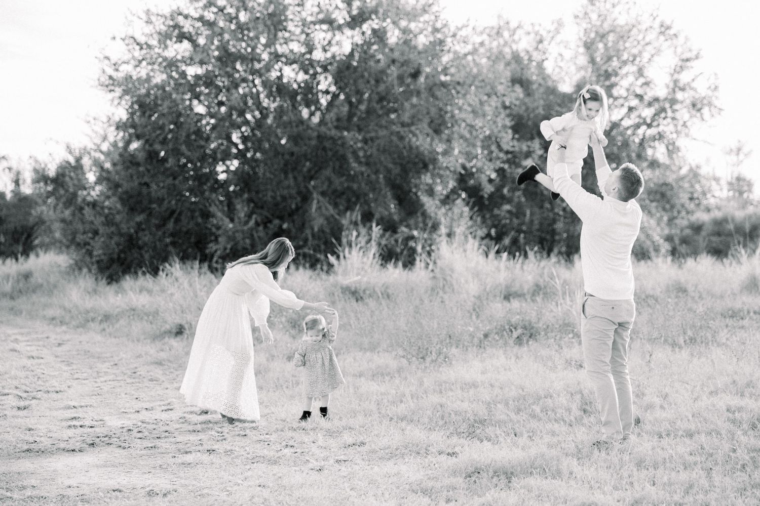 Tampa Family Photographer Tampa Newborn Photographer Tampa Maternity Photographer Heather Walker Photography Outdoor Florida family session