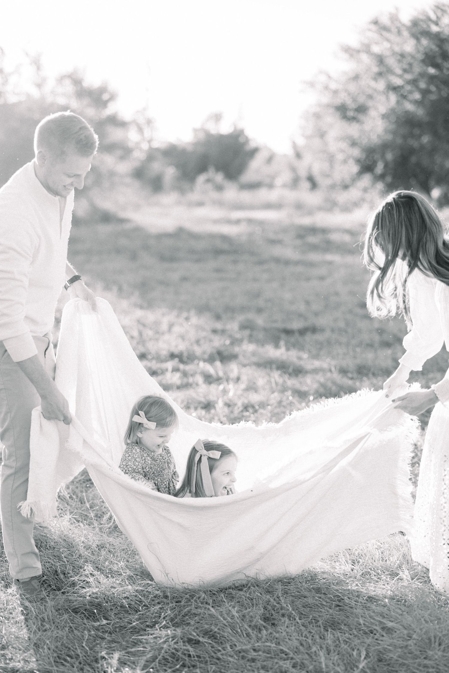 Tampa Family Photographer Tampa Newborn Photographer Tampa Maternity Photographer Heather Walker Photography Outdoor Florida family session
