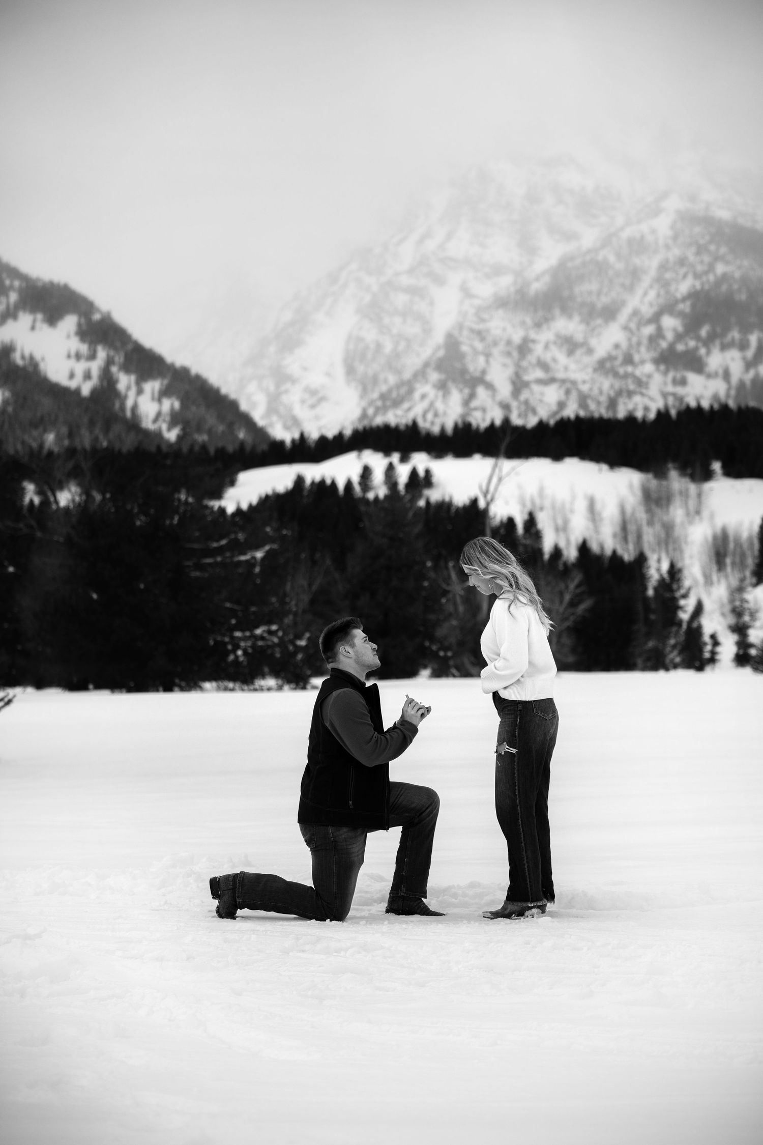 Story-driven wedding and elopement photography in Jackson Hole and beyond. Pine & Palm captures real moments, wild landscapes, and the love