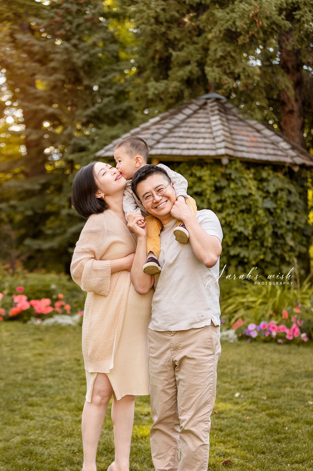 Calgary Newborn, Baby, Maternity, Milestone & Family Photography | 10+ Years Expertise | 100% Client Satisfaction