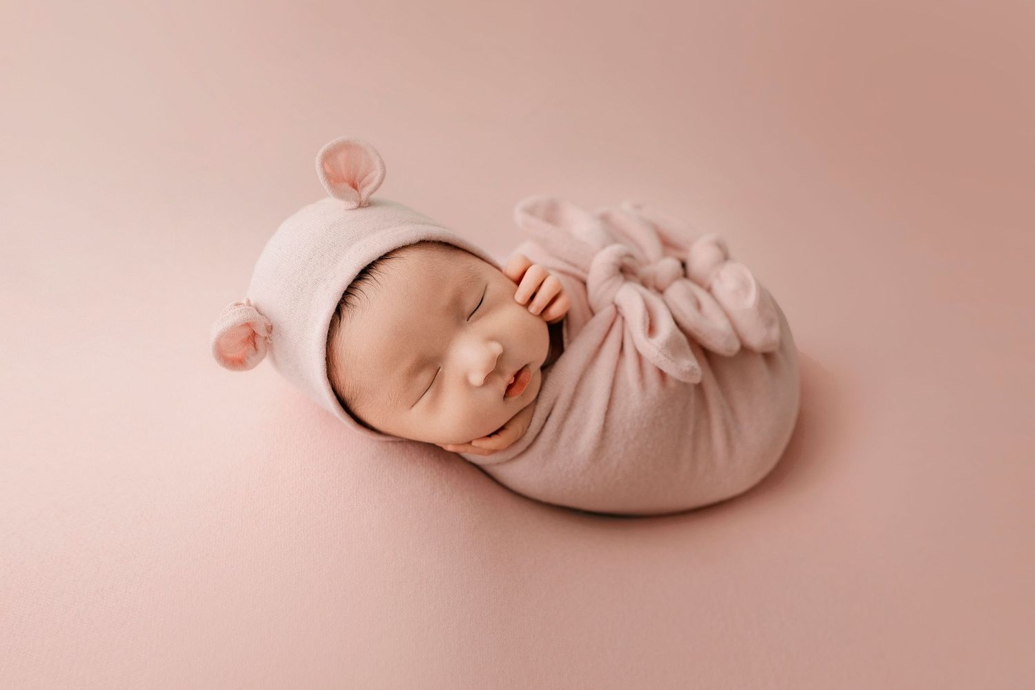 Calgary Newborn, Baby, Maternity, Milestone & Family Photography | 10+ Years Expertise | 100% Client Satisfaction