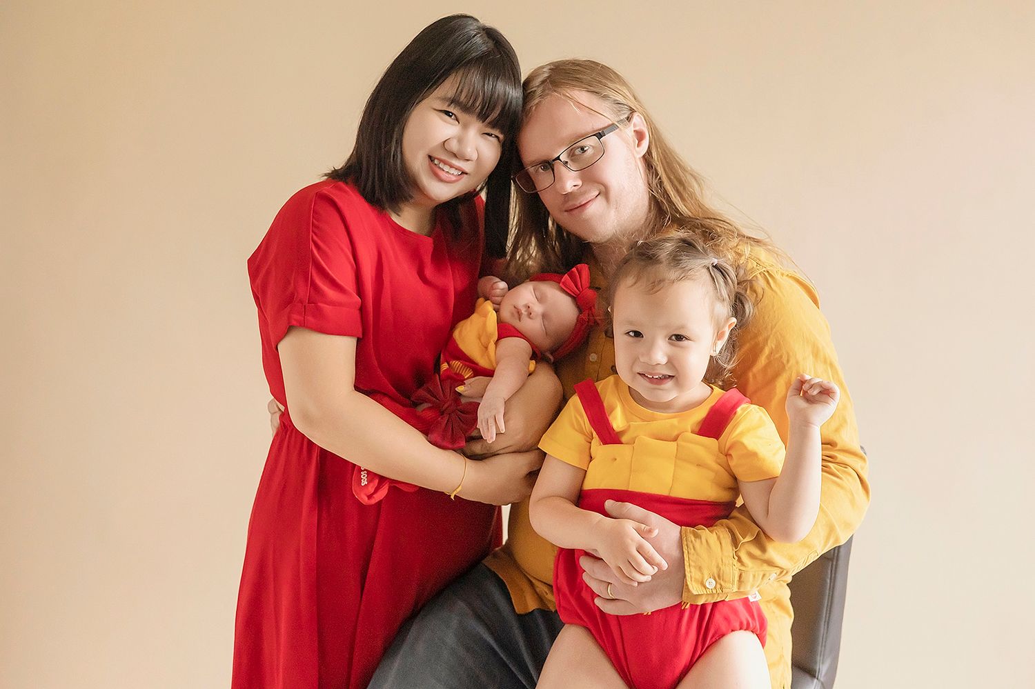 Calgary Newborn, Baby, Maternity, Milestone & Family Photography | 10+ Years Expertise | 100% Client Satisfaction