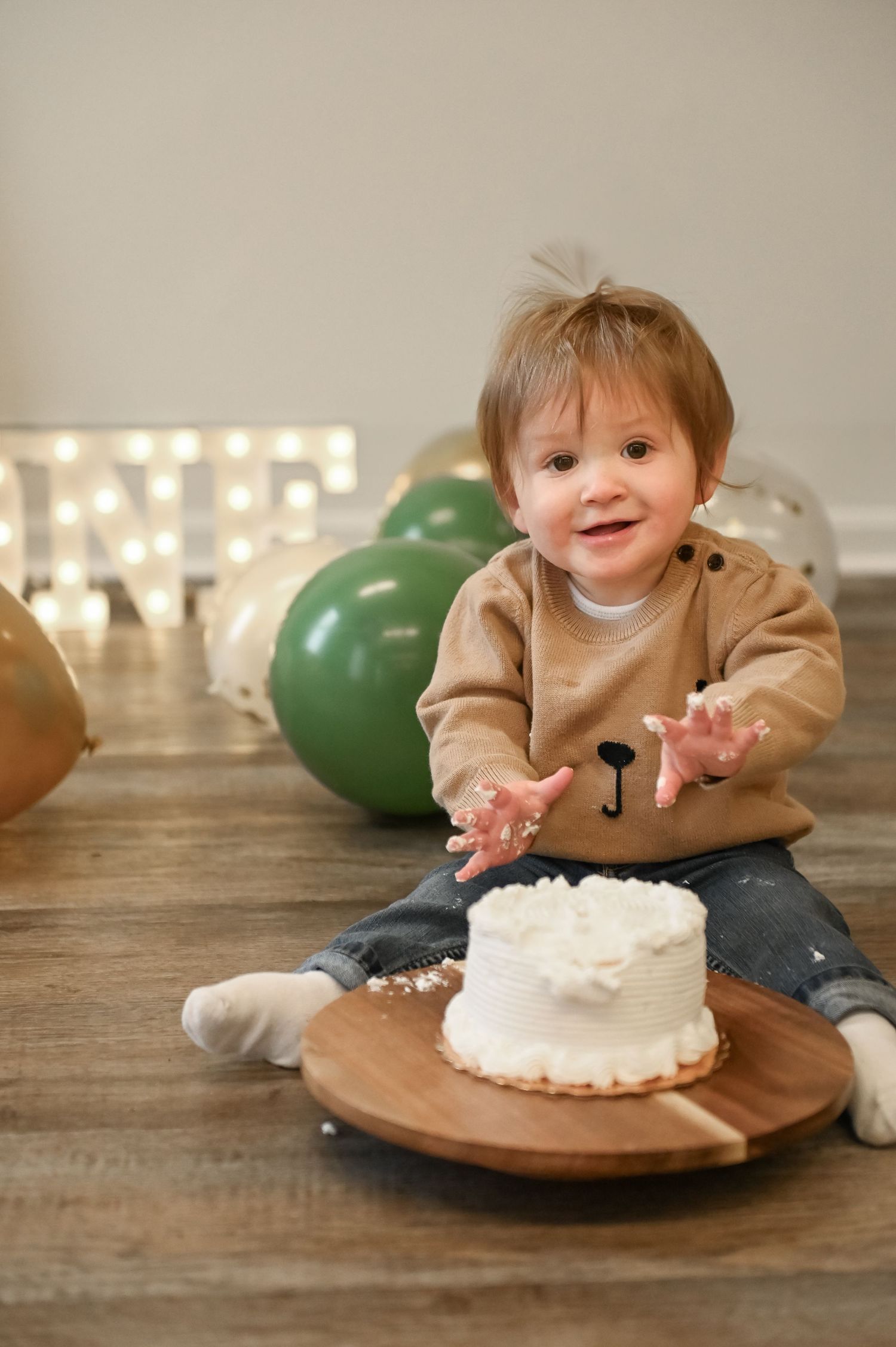 Cake smash photography session for 1st birthday in Sturbridge MA