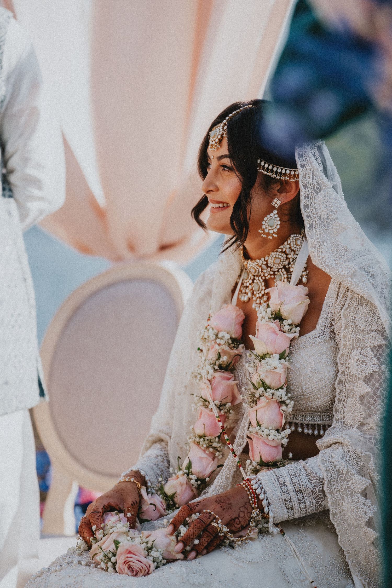 Wandersoul Stories Wedding Photographer Portugal - wedding photography - Bride with flowers