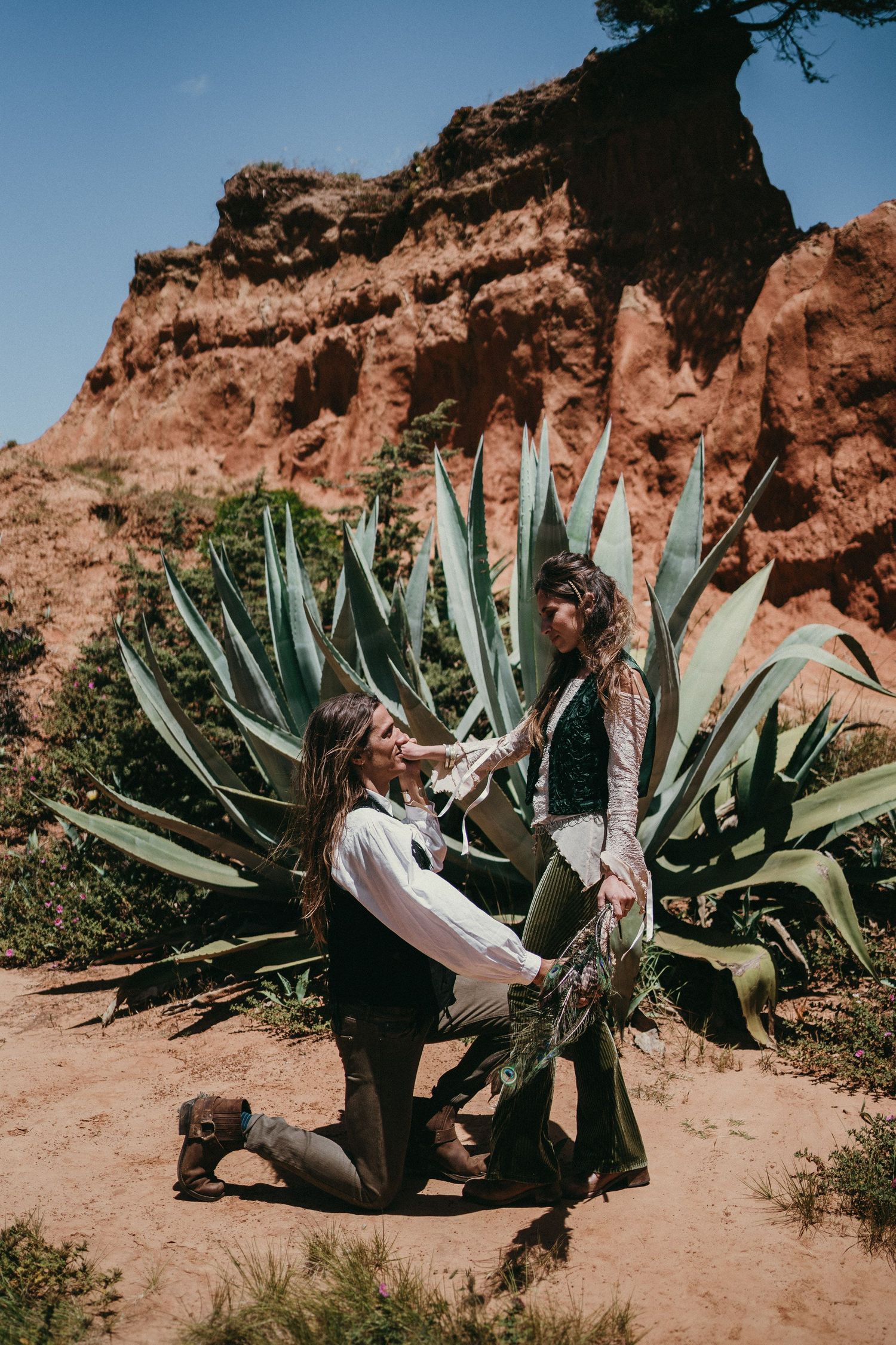 Wandersoul Stories Elopements and Destination Weddings Portugal - Wedding desert - man proposing