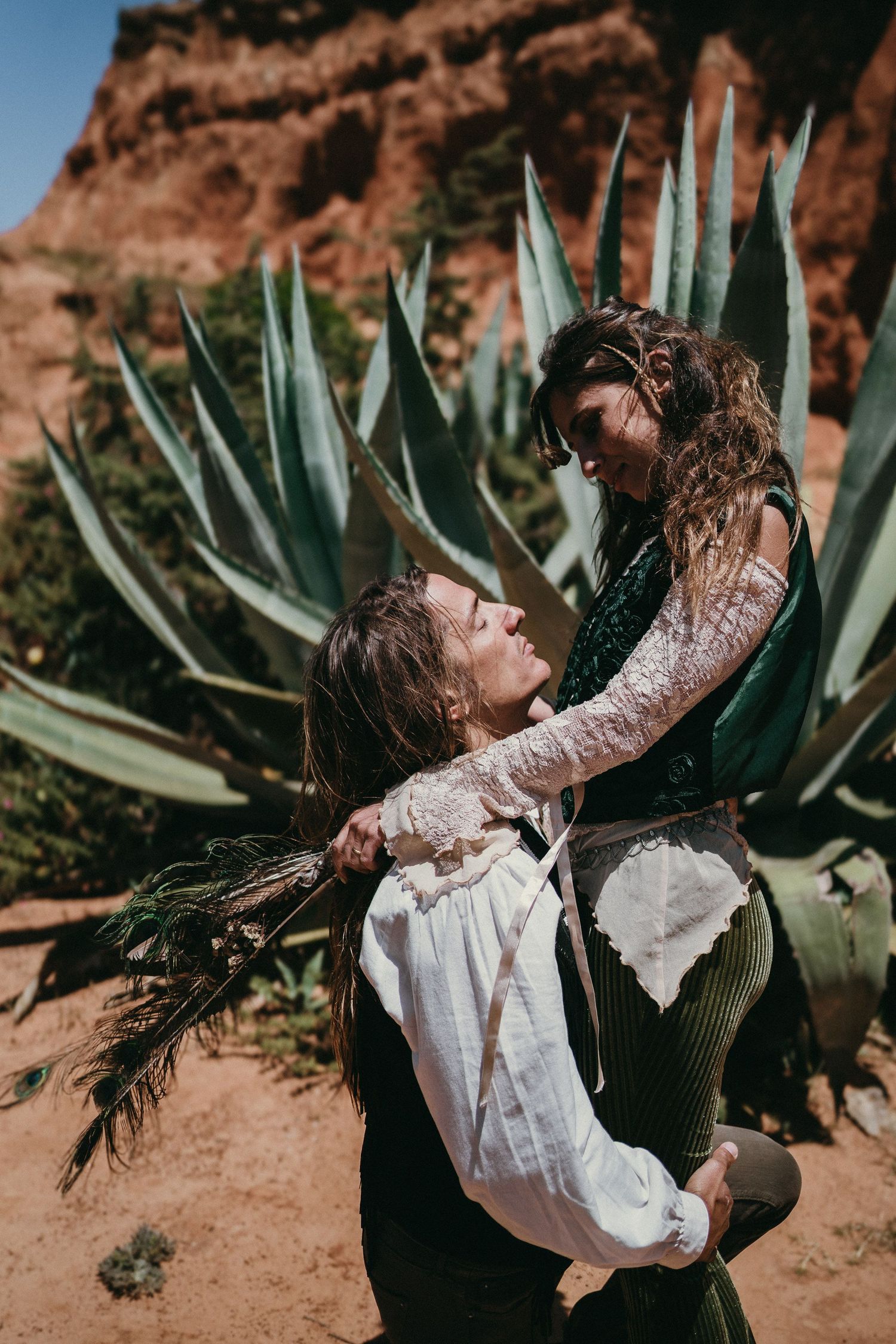 Wandersoul Stories Elopements and Destination Weddings Portugal - Wedding in the desert - man at the sun