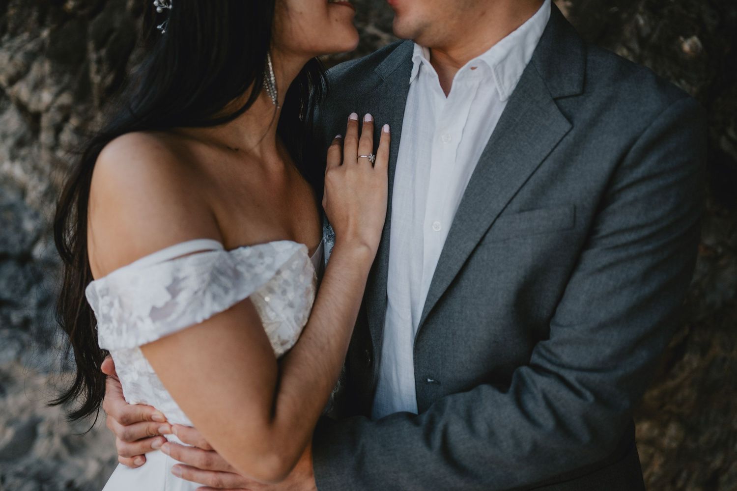 Wandersoul Stories Elopements and Destination Weddings Portugal - Wedding at the beach - sweet moment