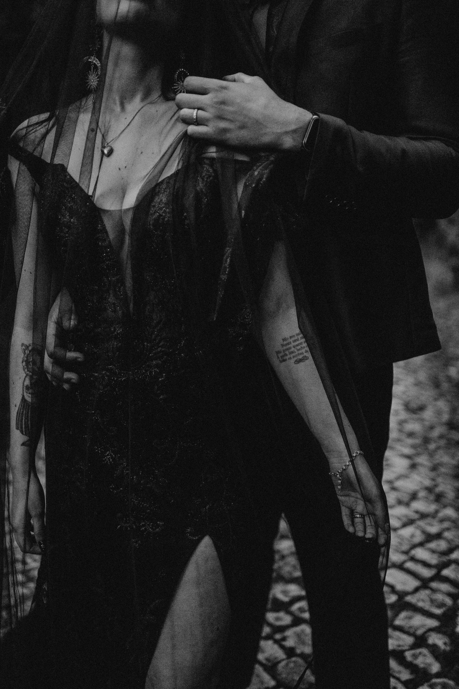 Wandersoul Stories Elopements and Destination Weddings Portugal - couple black and white