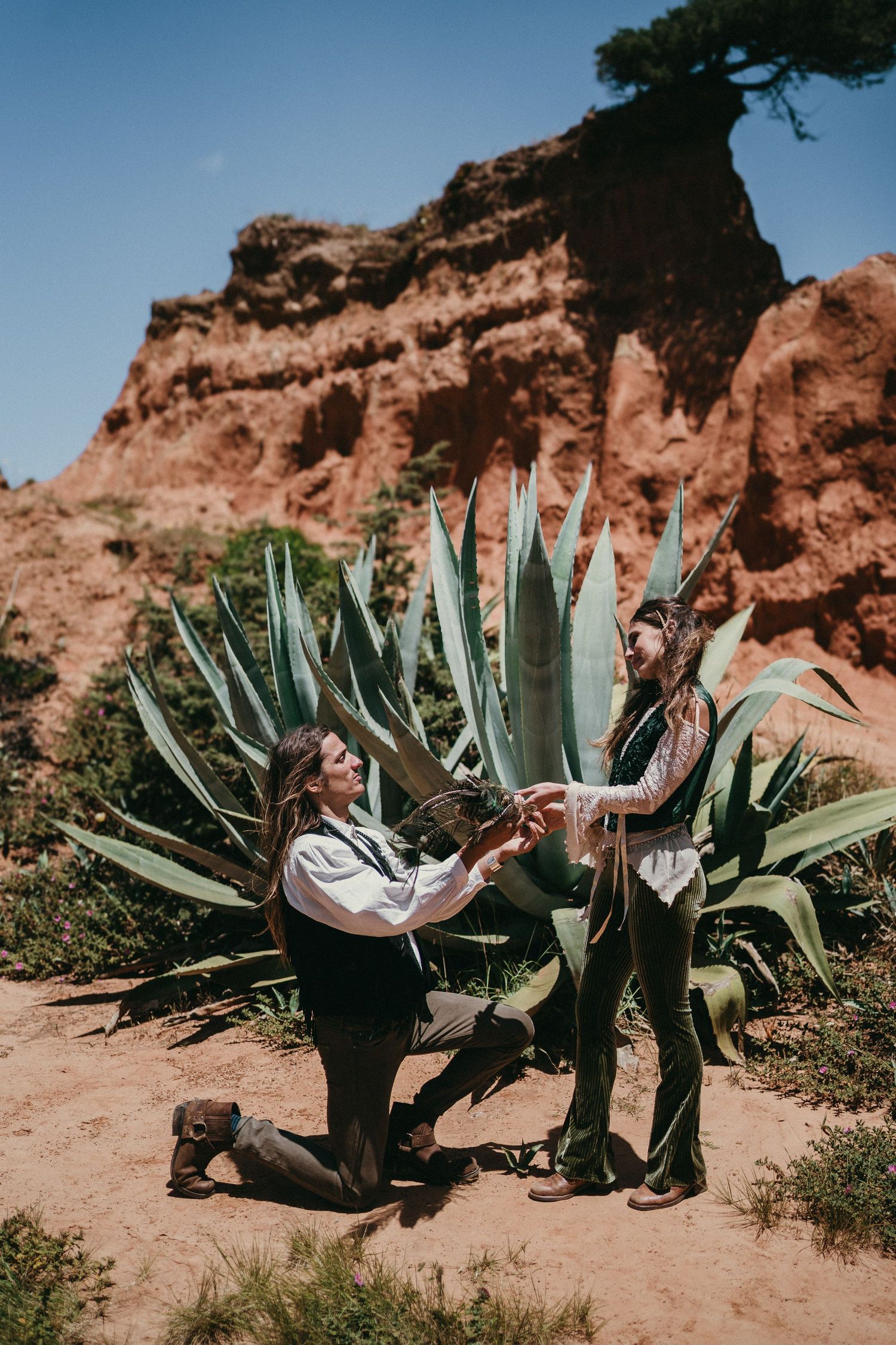 Wandersoul Stories Elopements and Destination Weddings Portugal - Wedding in the desert - man proposing