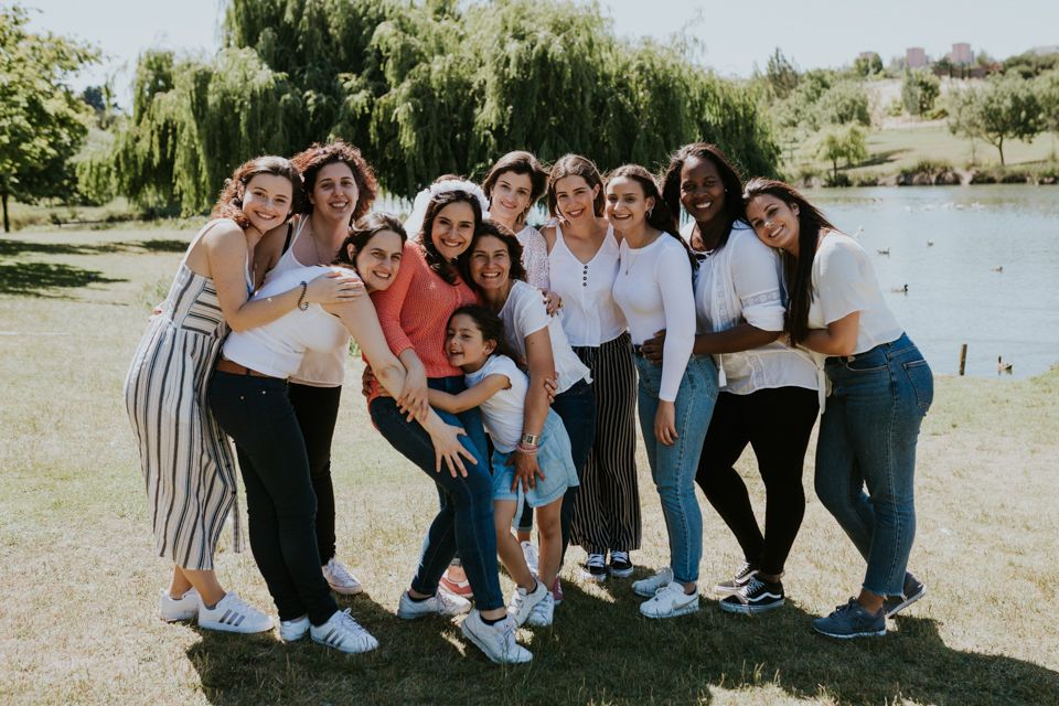Wandersoul Stories Bachelorette Party Photos - bride with friends at the garden