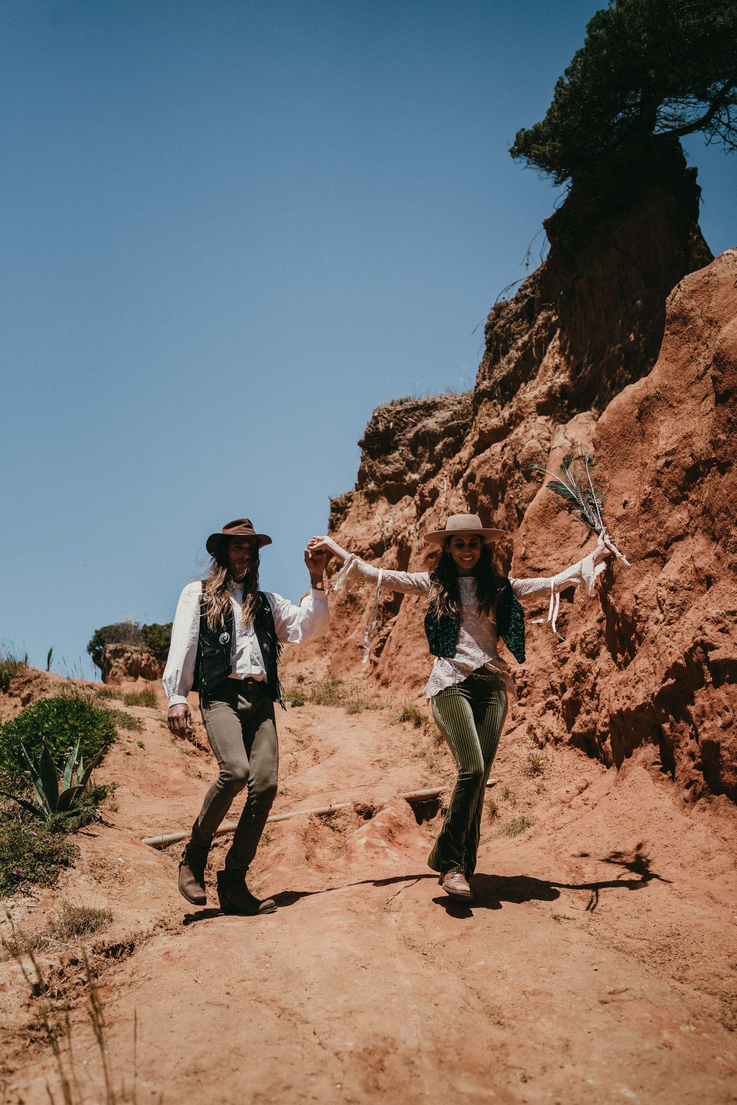 Wandersoul Stories Elopements and Destination Weddings Portugal - Wedding desert - couple celebrating