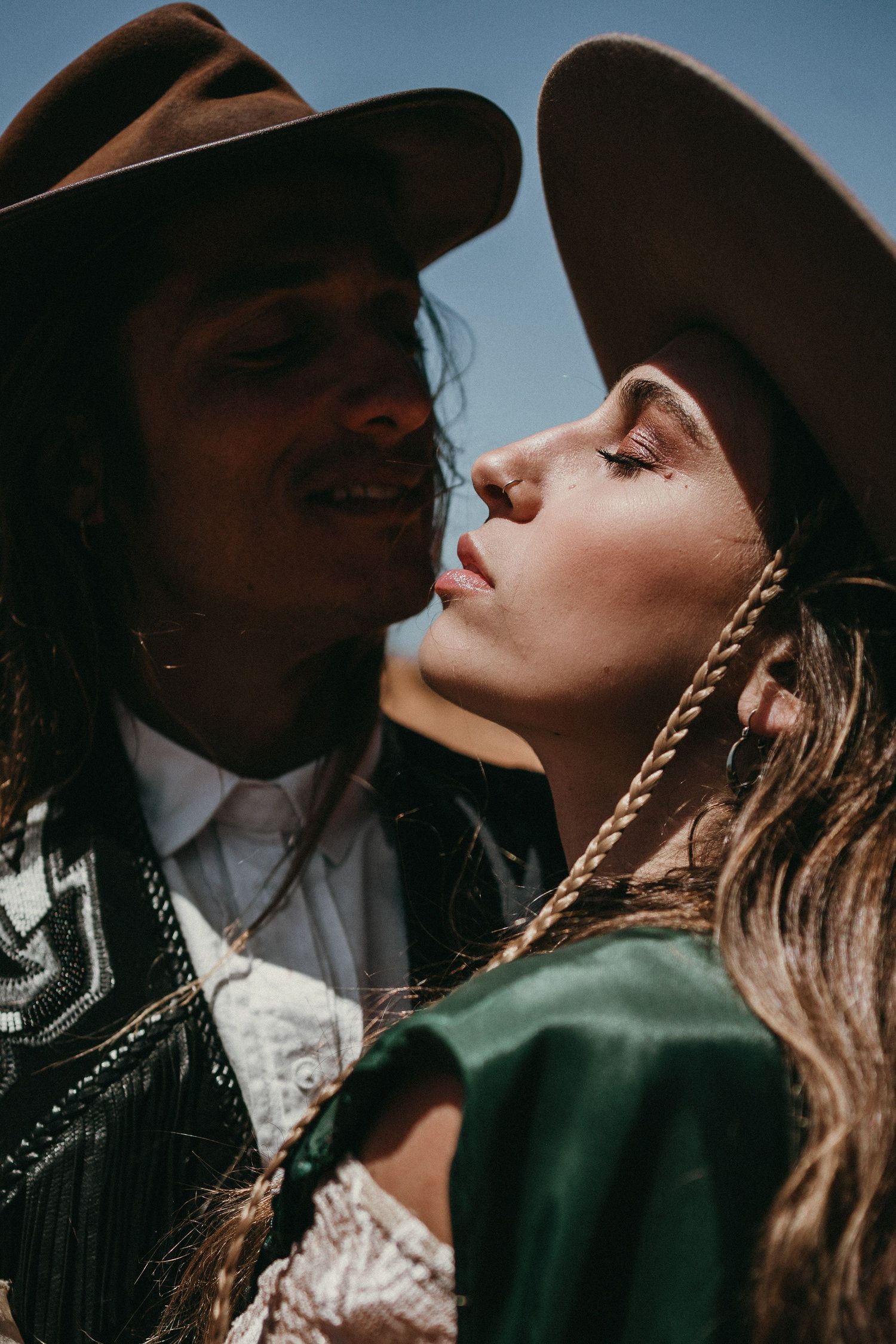 Wandersoul Stories Elopements and Destination Weddings Portugal - Wedding in the desert - woman at the sun