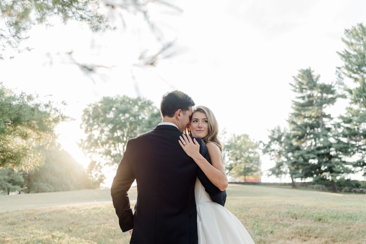 bride-groom-open-field-airlie