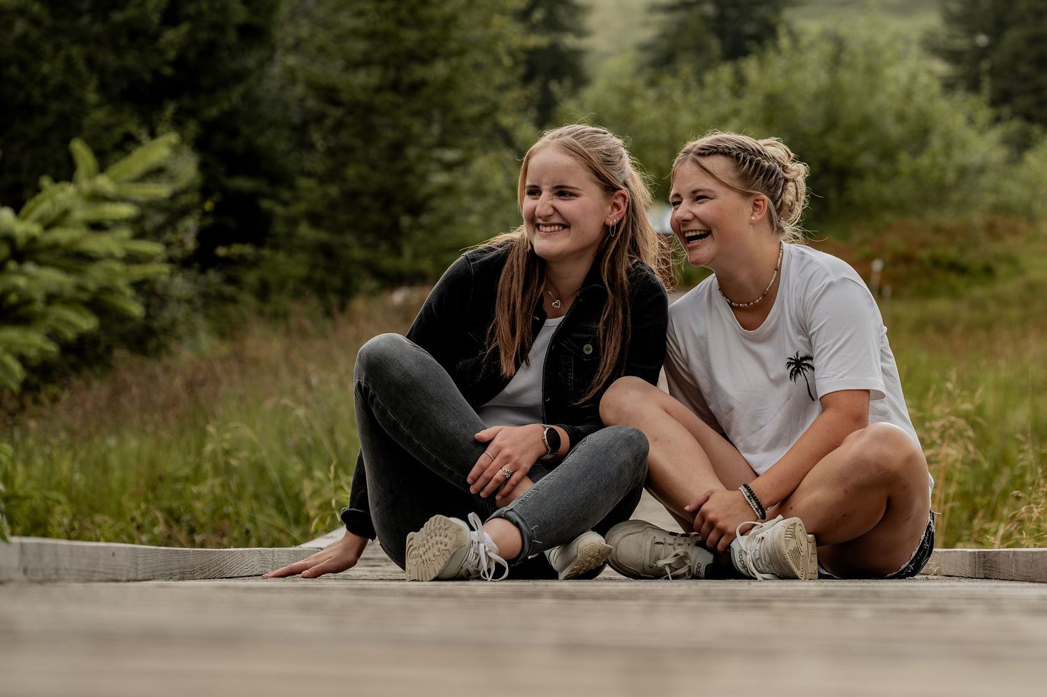 Appenzell, Freundinnen, Freunde, Schwägalp, Freundinnenshooting, Säntis, Appenzellerland, Friends, Lachen, Shooting, Erinnerungen, Freundin