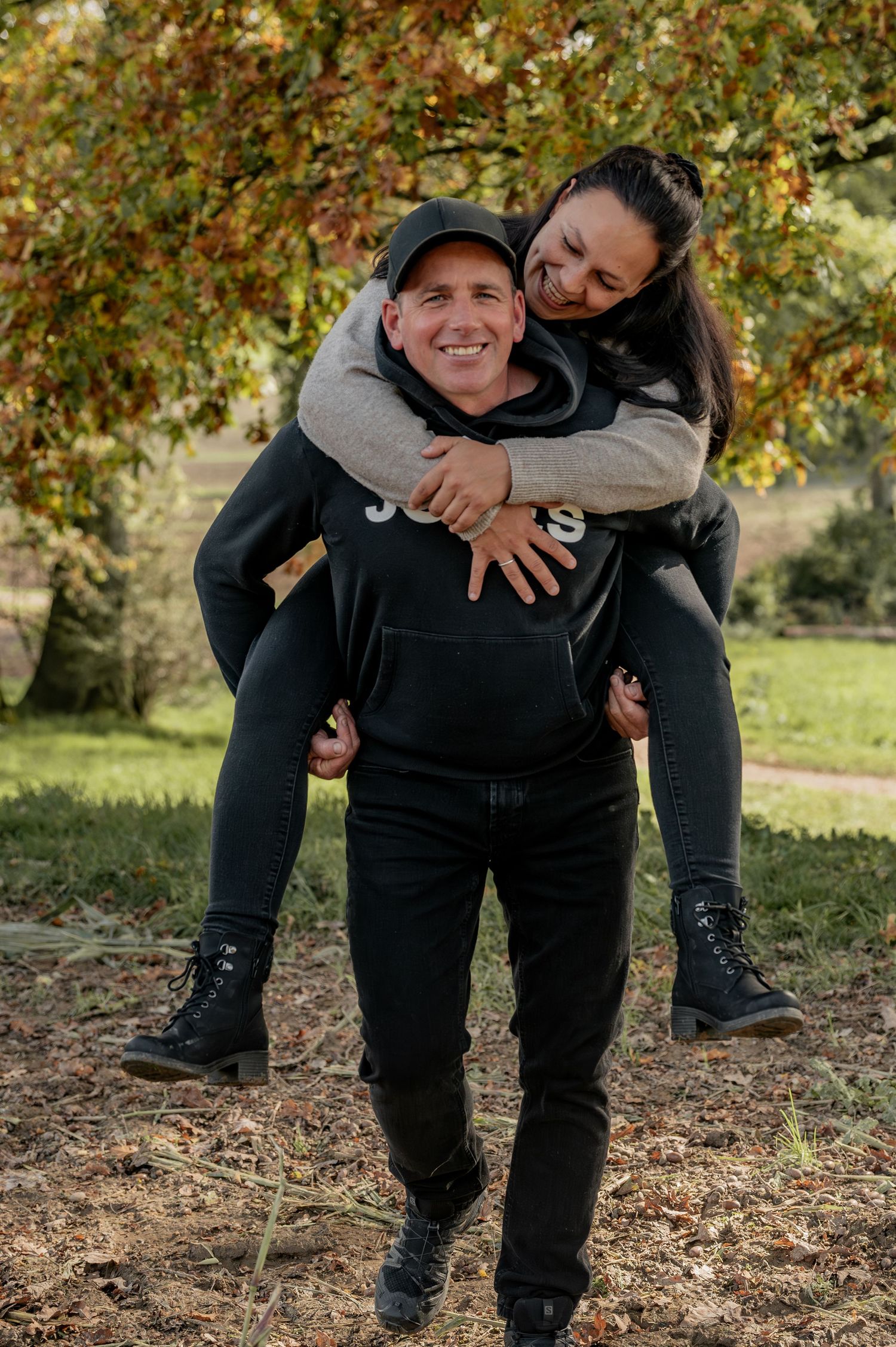 Paarshooting, forever, Liebe, love, Loveshooting, Pärchen, youandme, du und ich, hochzeit, ringe, leben, lachen, shooting, loveyou,liebedich