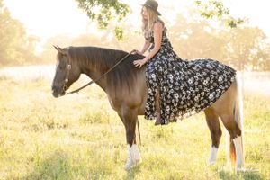 Spring photos in the sunset with horse in Santa Rosa Twilight Ranch