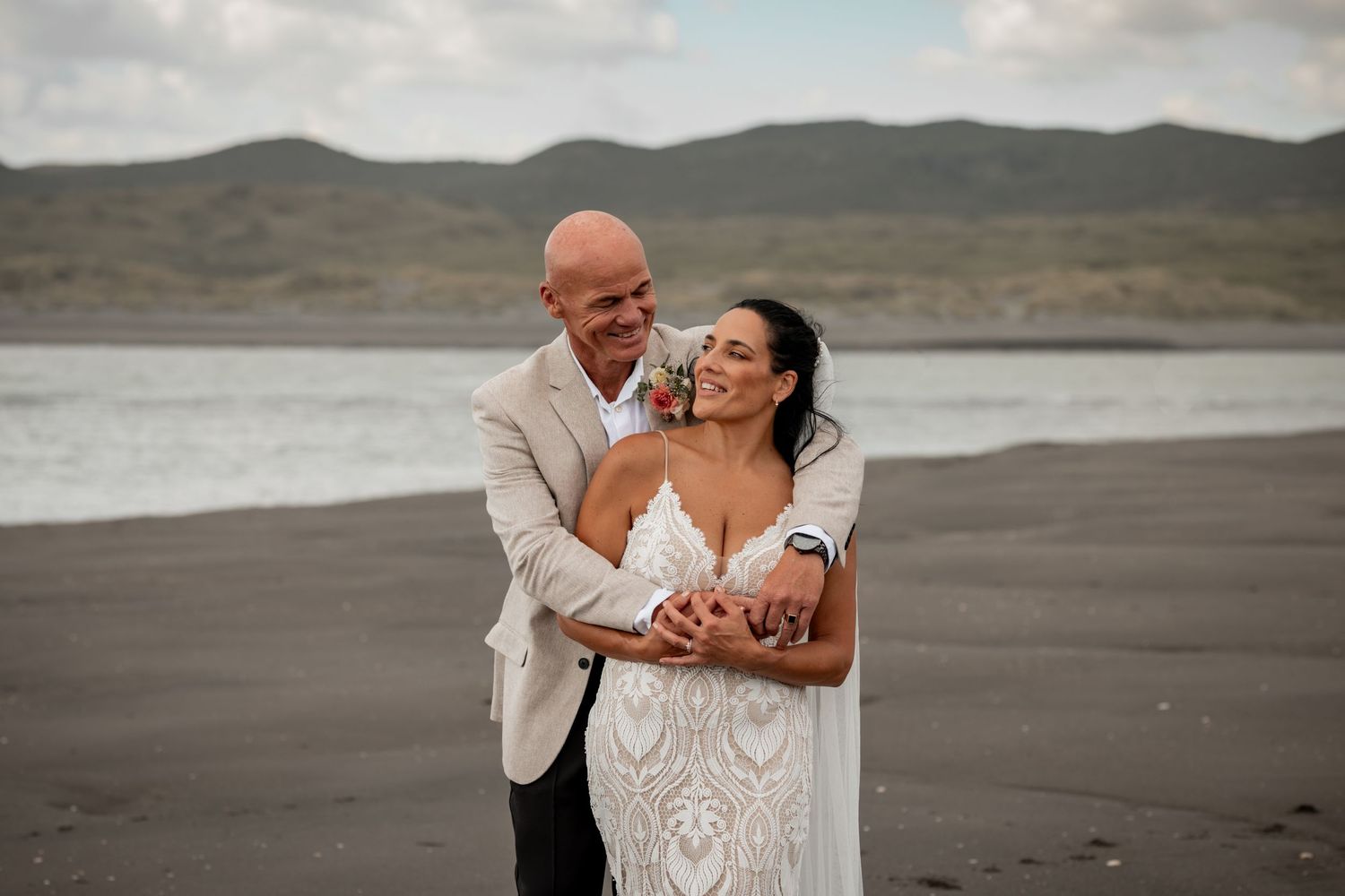 Beautiful black sand wedding photos in Raglan New Zealand