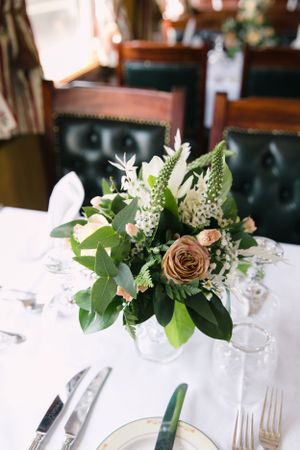 Dining car flowers for a wedding aboard the Rovos rail.