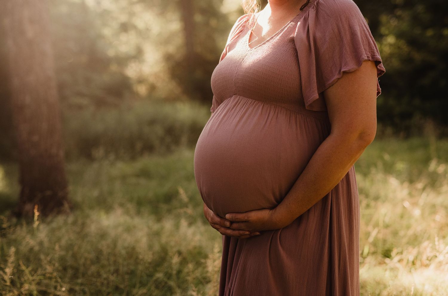 outdoor maternity belly