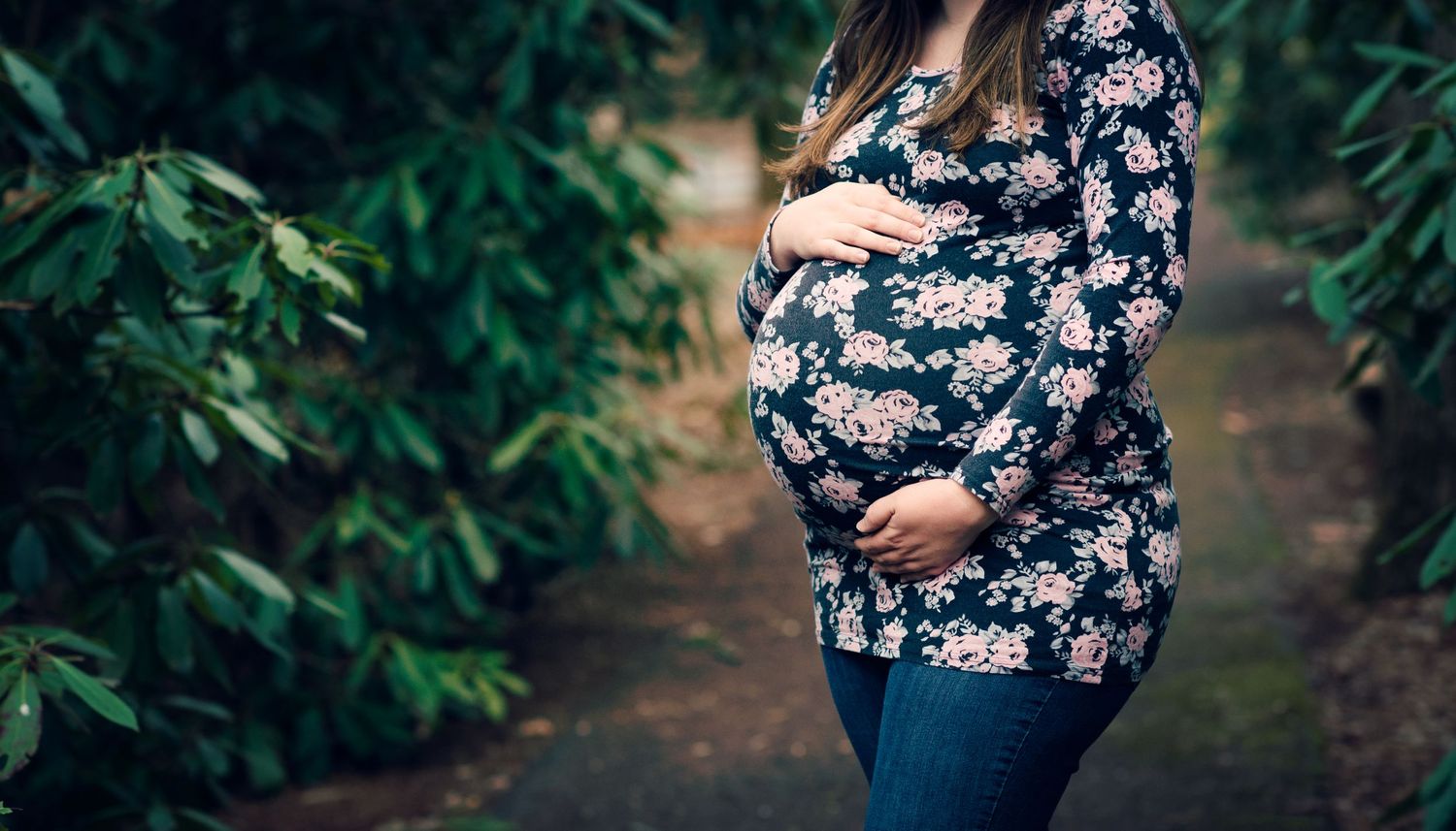 maternity session outdoors mt gretna pa