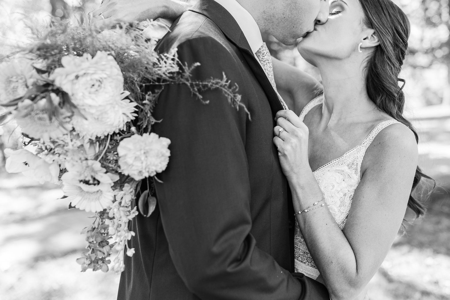 RUST MANOR HOUSE LEESBURG VIRGINIA WEDDING PICTURES BRIDE GROOM