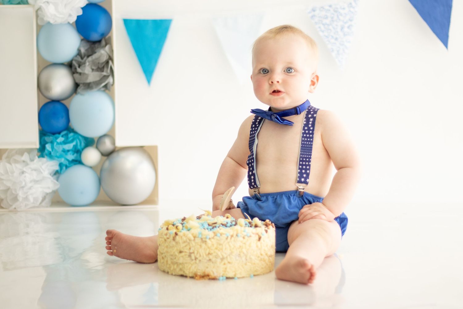 Cake Smash Photographer in Poole and Bournemouth