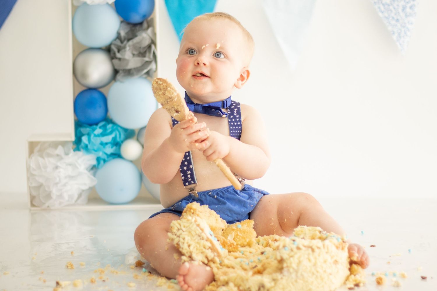 Cake Smash Photographer in Poole and Bournemouth