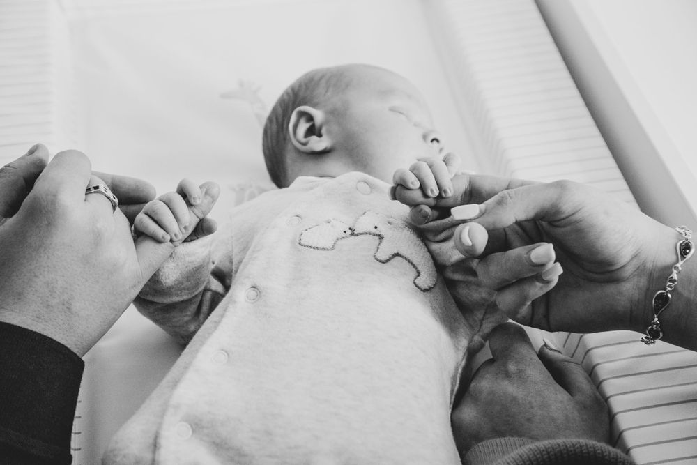 Lifestyle newborn photographer Harpenden