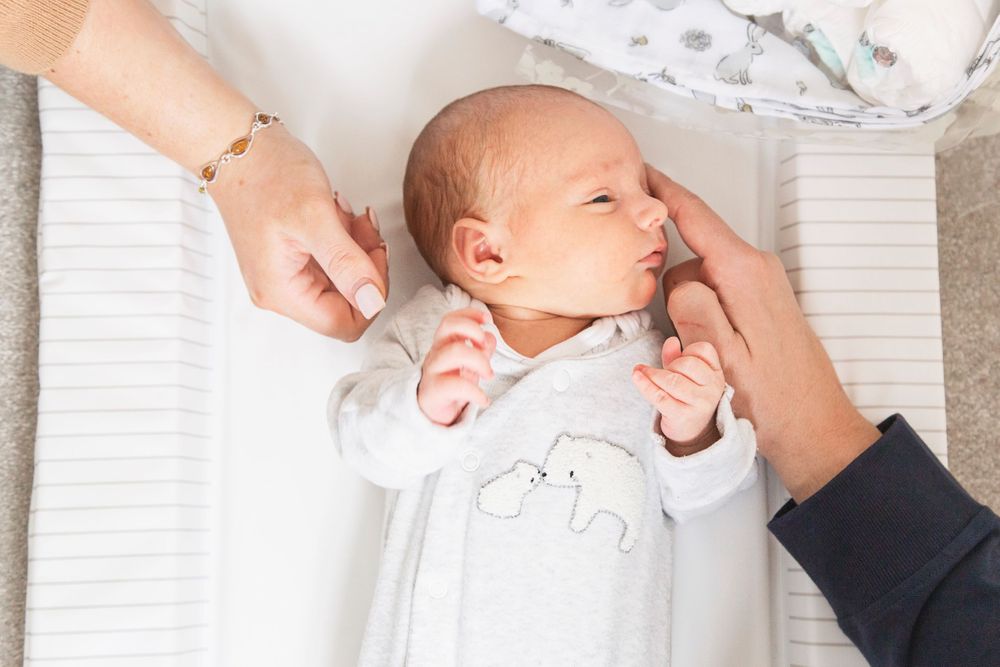 Lifestyle newborn photographer Luton