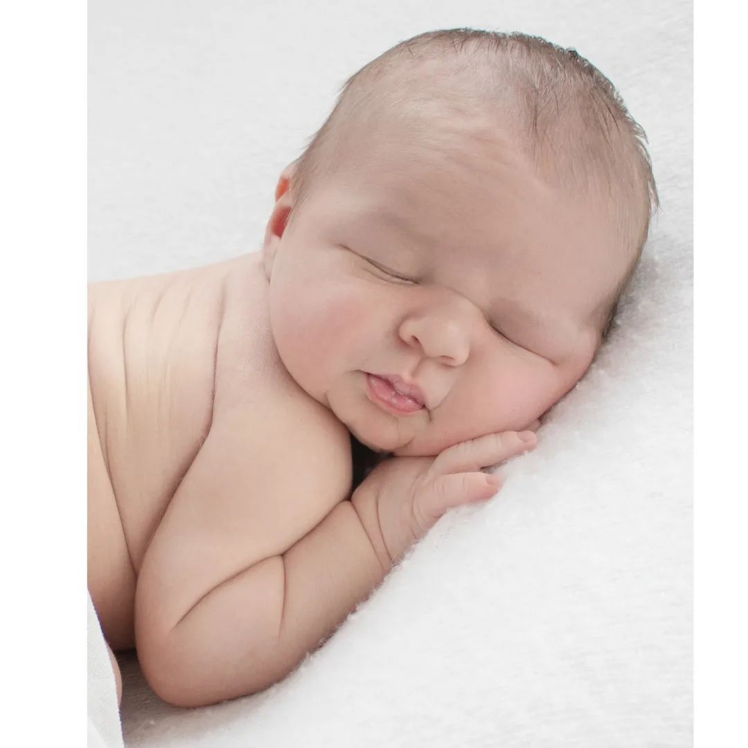 posed newborn photography