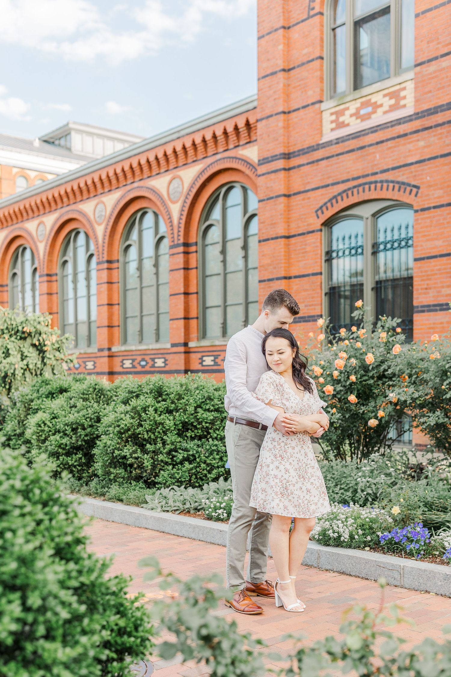 MOONGATE GARDEN WASHINGTON DC ENGAGEMENT PICTURES