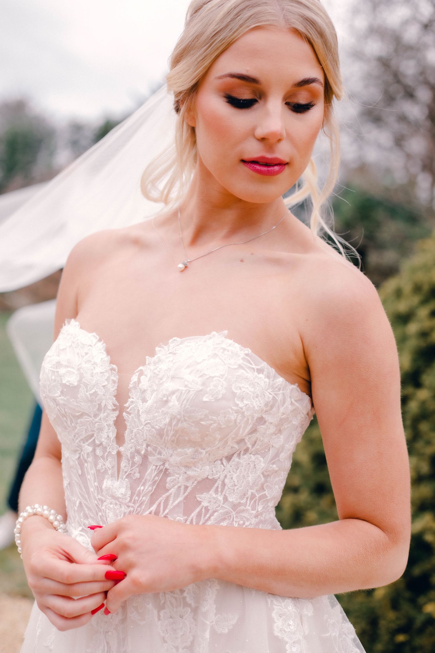 soft and natural bridal makeup inspiration