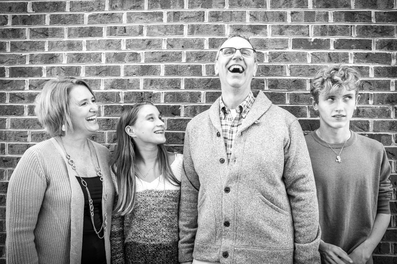 Zionsville photographer - Nathaniel Edmunds Photography - captures family pictures