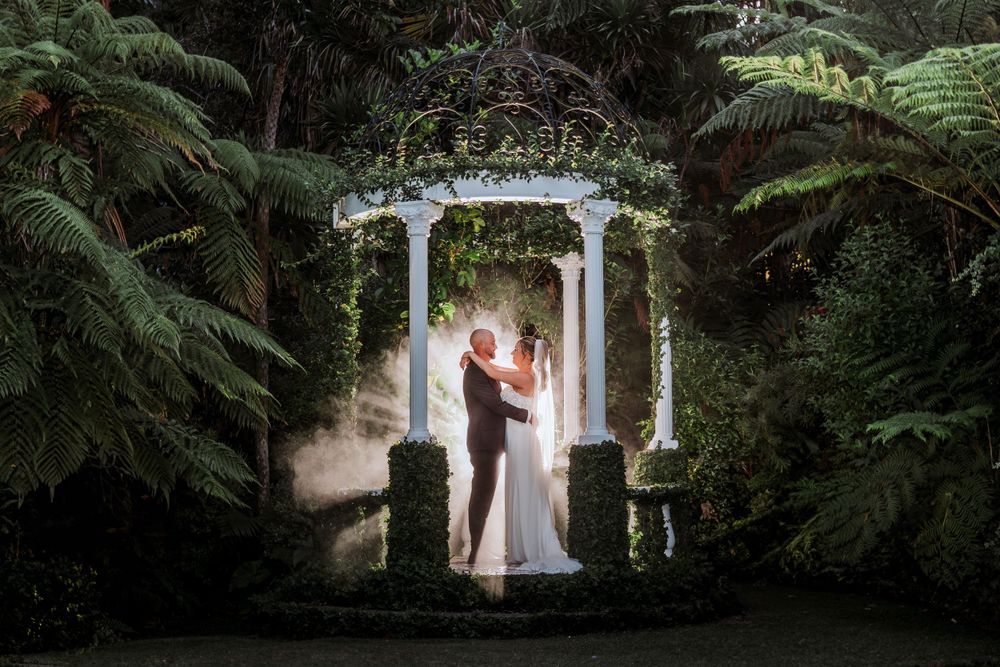 Tui Hill  Wedding venue, Auckland wedding Photographer. Couple shots