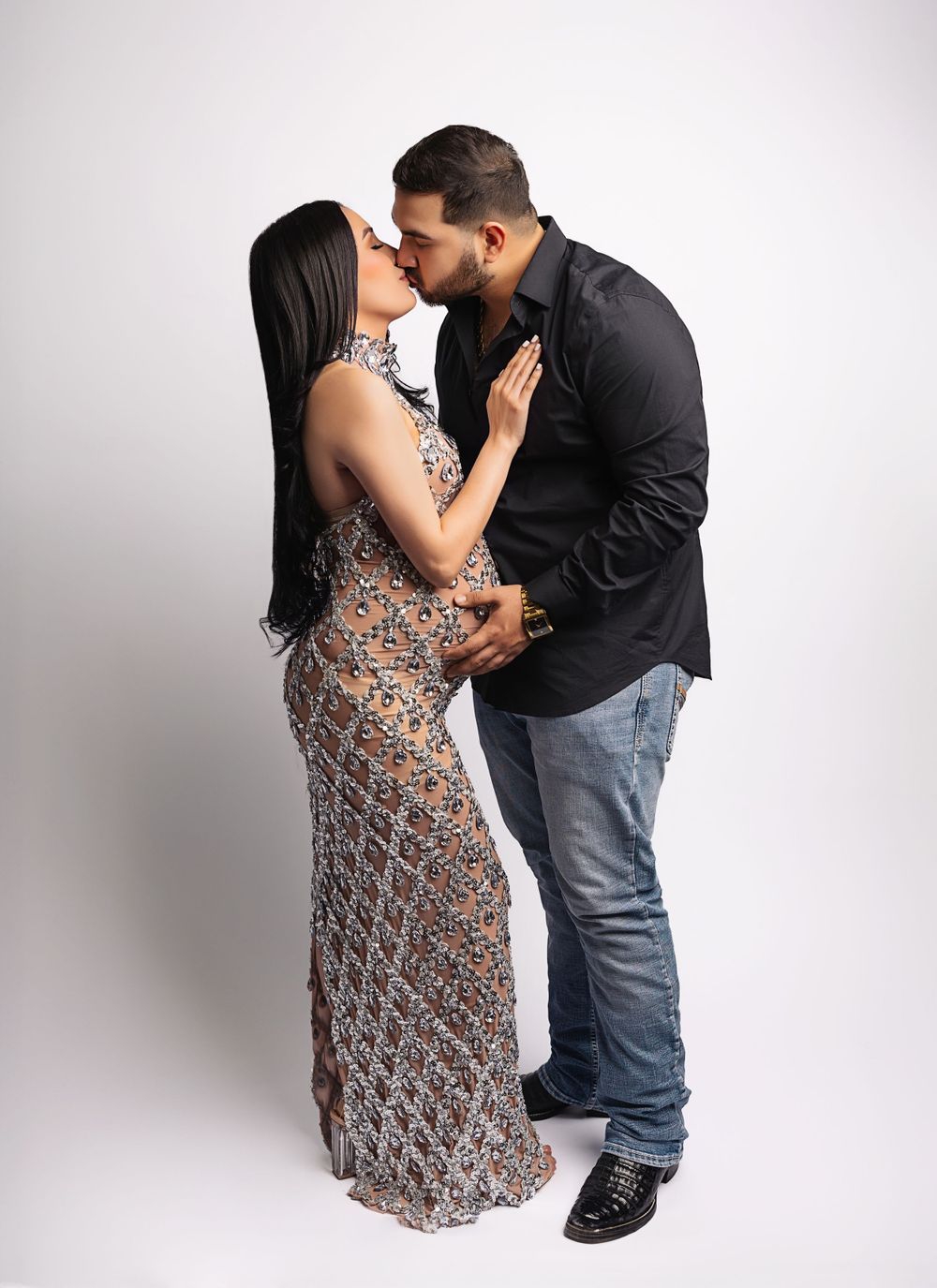 Maternity Session with Husband - Portraits by Araceli - Mcallen, Texas Photographer