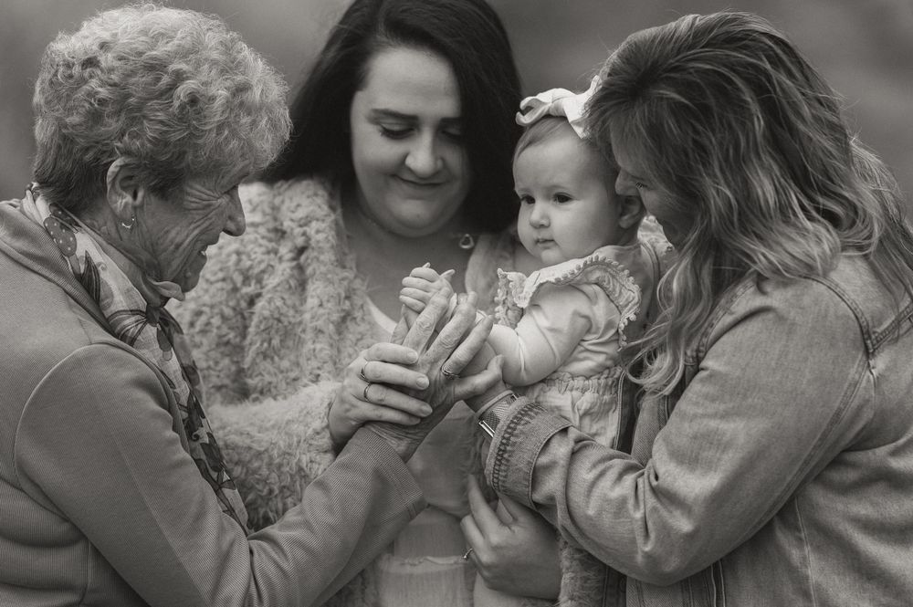 beautiful family moment captured in tasmania by tasmanian family photographer joss jensen