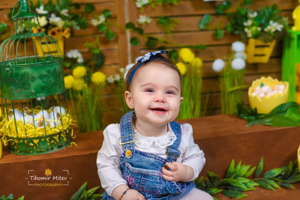 Бебешка великденска фотосесия в студио