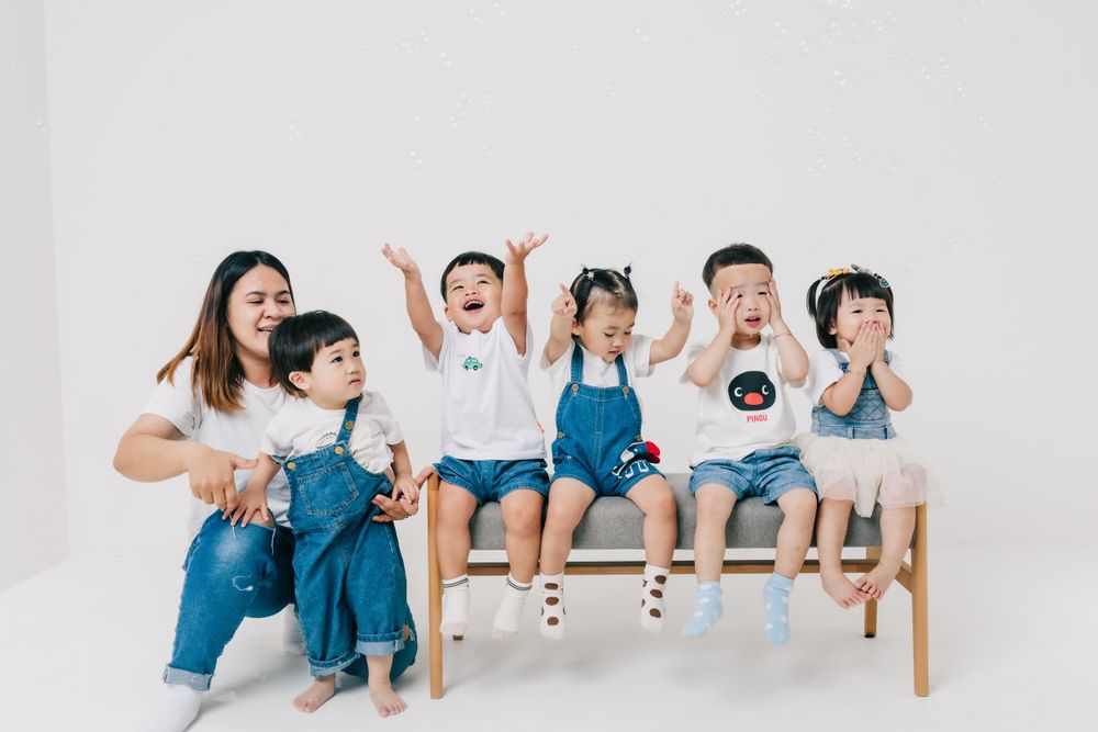 畢業寫真、畢業照、托嬰中心寶寶畢業寫真、屏東推薦托嬰中心、企鵝寶寶托嬰中心、幼兒園畢業寫真、幼兒園畢業照，畢業學士服照、幼兒學士照、屏東攝影棚、主題式攝影、幼兒園生活照、個人藝術寫真、攝長爸爸、攝長媽媽、攝影師媽媽Rebecca、高雄台南個