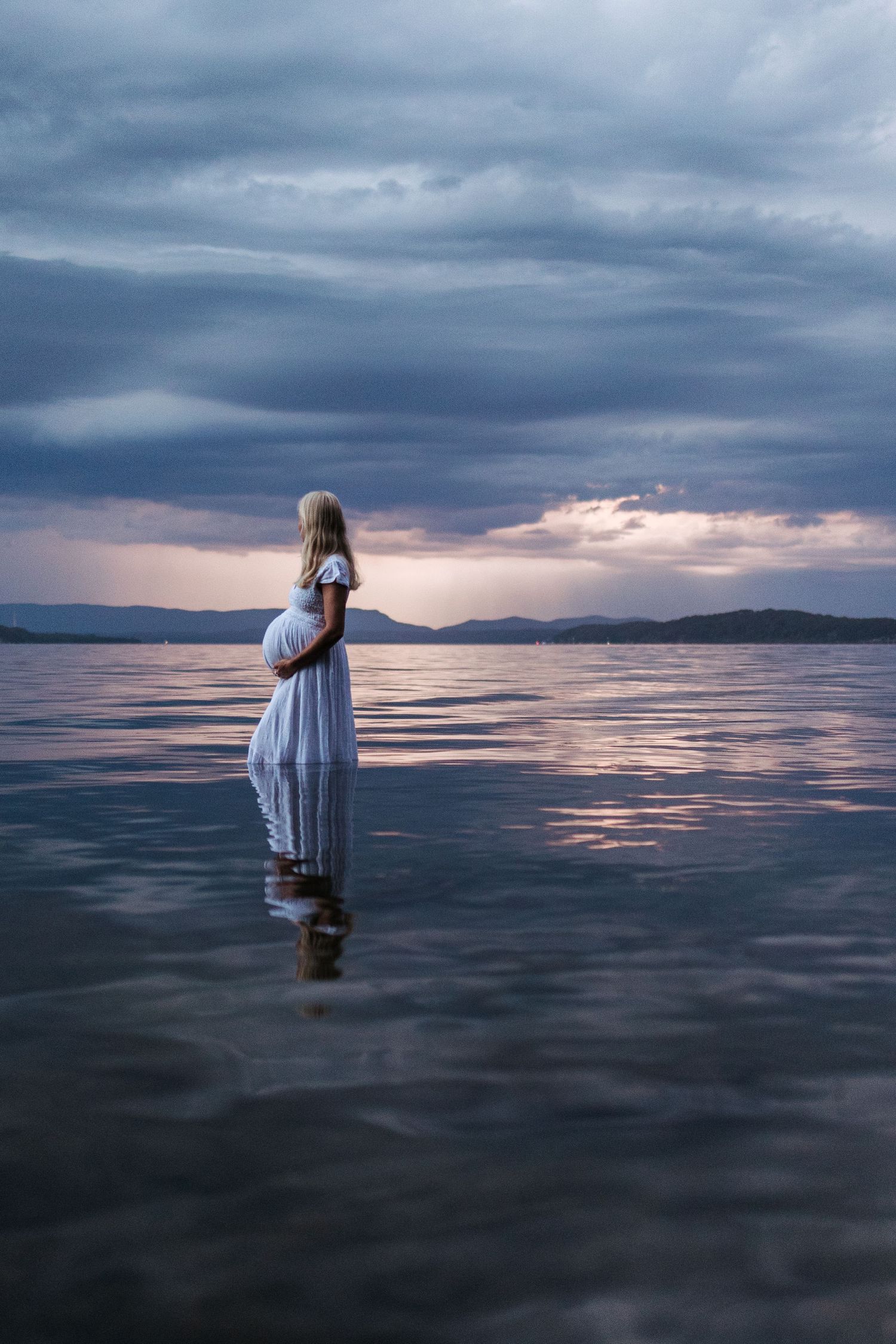 Maternity Photoshoot at sunset on the late storm, Lake Macquarie, Newcastle, Hunter Valley, New South Wales