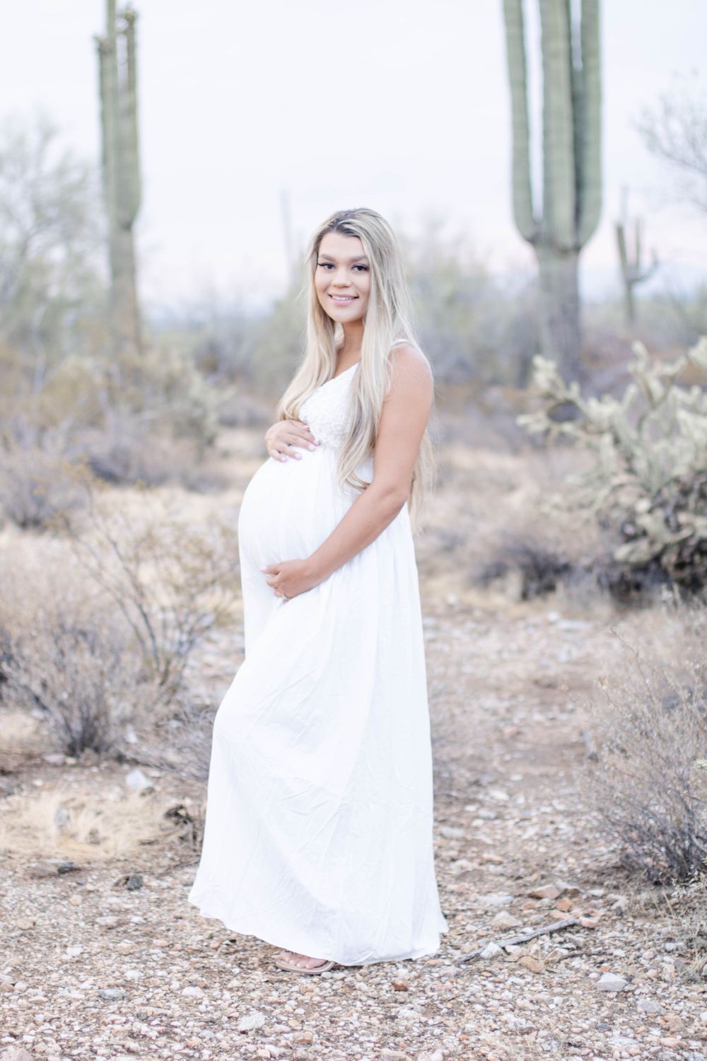 Maternity photographer in Knoxville. Outdoor maternity photo shoot. Maternity photos. Maternity portraits.