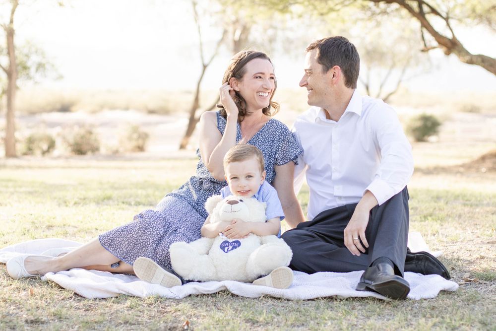 Family photographer in Knoxville. Outdoor family photos. Kid friendly photographer in Knoxville. Family portraits.