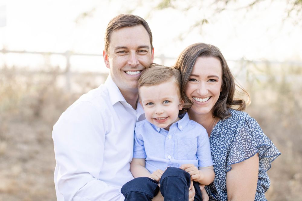 Family photographer in Knoxville. Outdoor family photos. Kid friendly photographer in Knoxville. Family portraits.